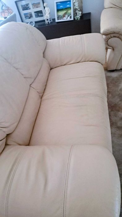 Conjunto de sofás em pele em bom estado (3+2 lugares)-B AIXA DE PREÇO