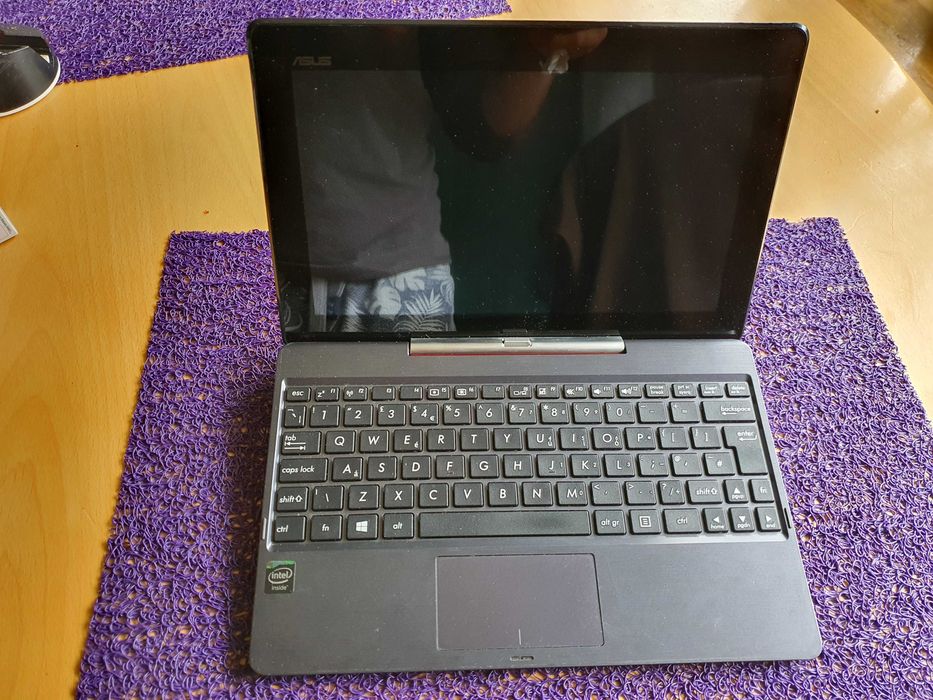 Laptop + tablet ASUS Transformer T100TA Z3775/2GB/32 win8