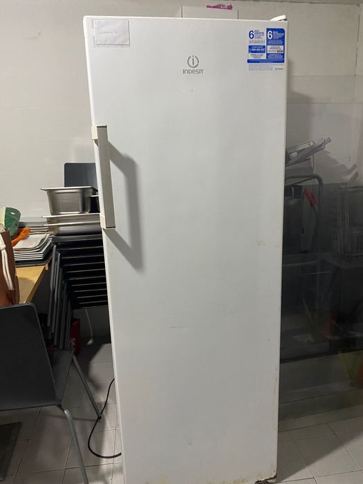 Frigorífico vertical