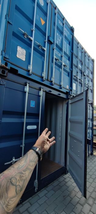 Контейнер морской приобретенный у нас - мы окрашиваем в желаемый цвет