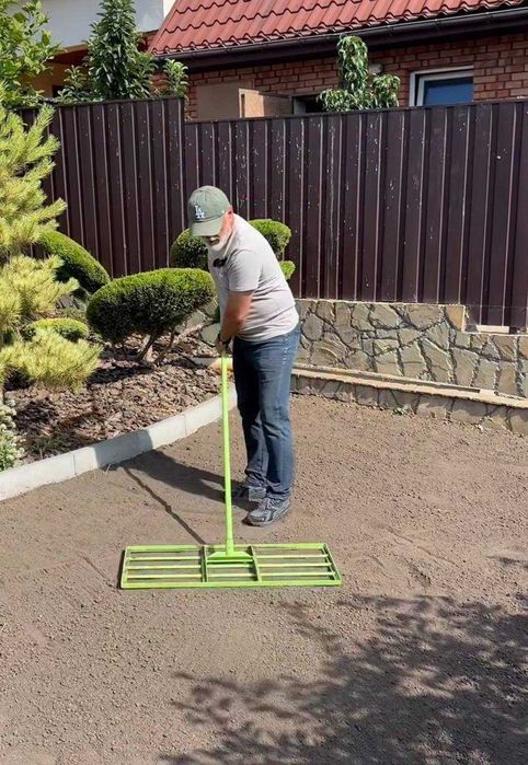 Зручно ! Планувальник грунту, ґрунту, граблі для газону! Метал