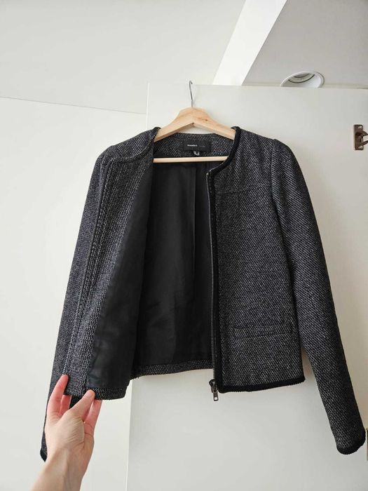 Casaco Estruturado Clássico com Fecho de correr