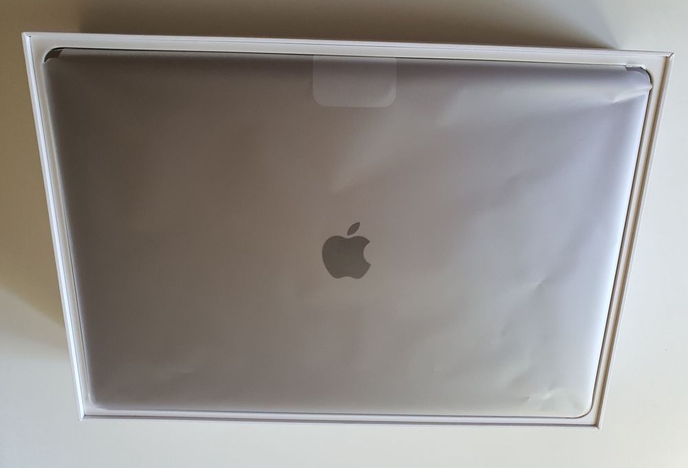 MacBook Pro 15&quot; – Battery and Keyboard Brand New!64551187465859122