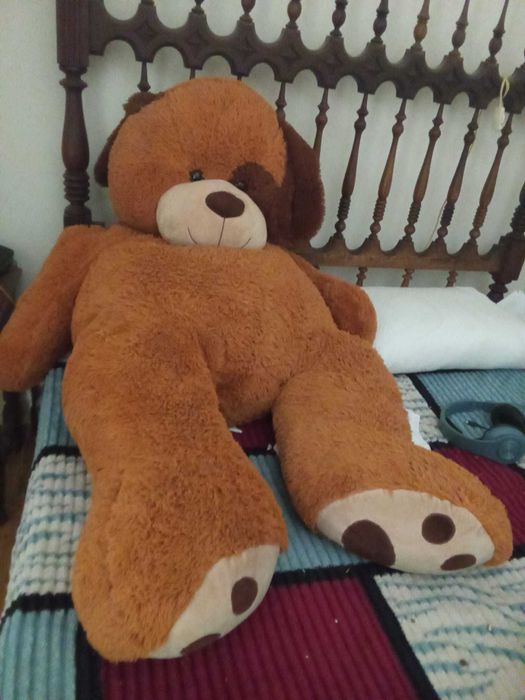 Urso de peluche, tamanho grande. Como novo. Vendo apenas para desocupar. Entrega em mão