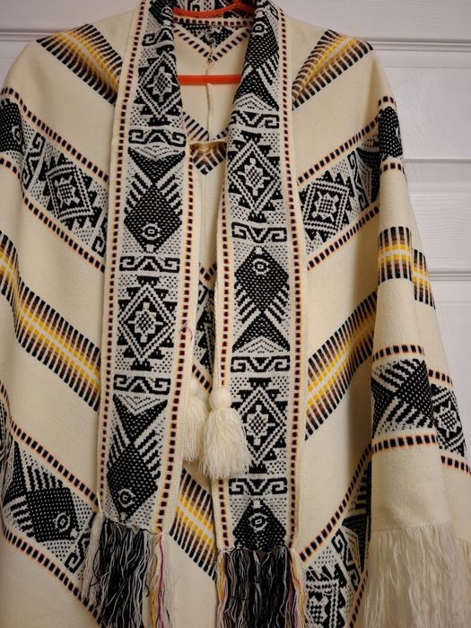 Пончо з комірцем та бахромою, етностиль ,100%вовна