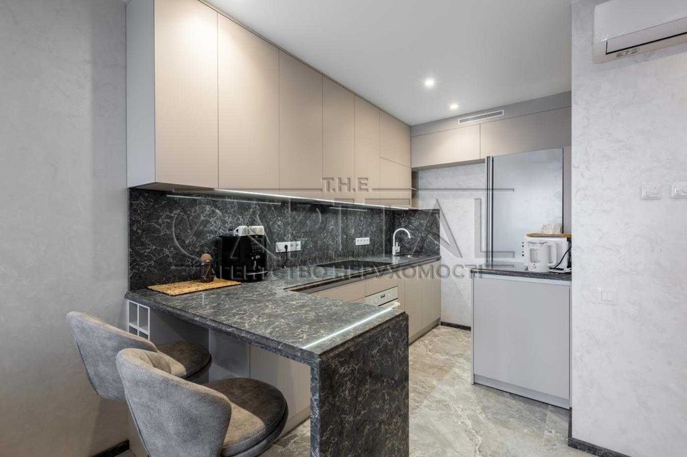 Перша здача Дизайнерська Варшавський + ГЕНЕРАТОР Ретровіль 50м