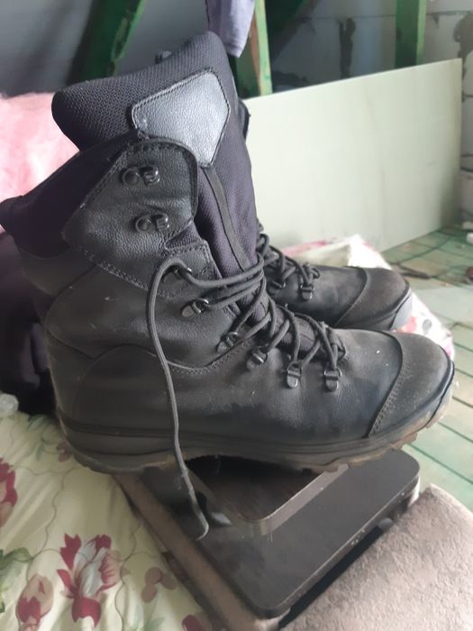 Продам берци 44 р