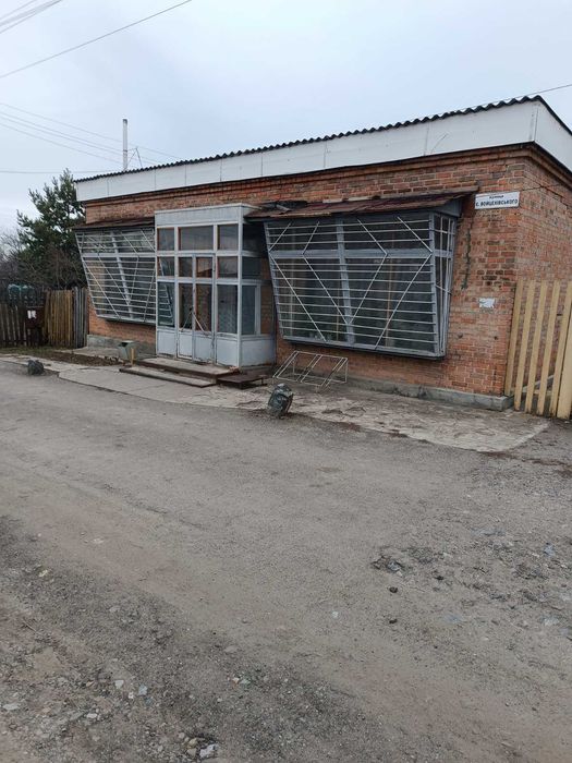 продаю приміщення - будівлю магазину