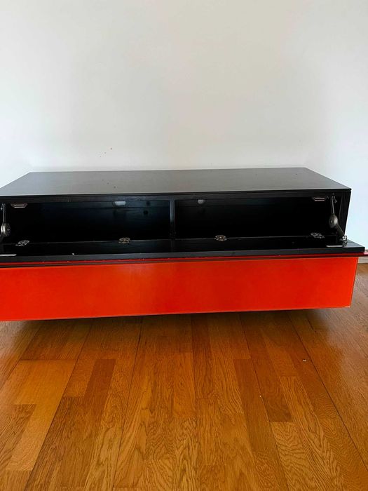 Movel de TV/ Sapateira em Bom Estado