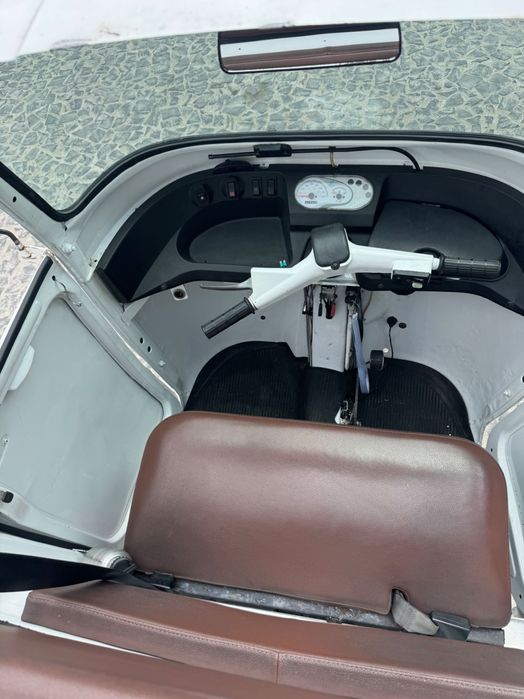 Tuk Tuk Piaggio 400 (7 lugares)