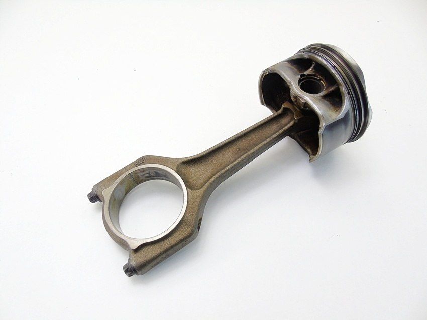 Tłok Korbowód 1.8 2.0 Bmw N43 E60 E61 E90 E91 E92 E93 E81 E82 E88 E87