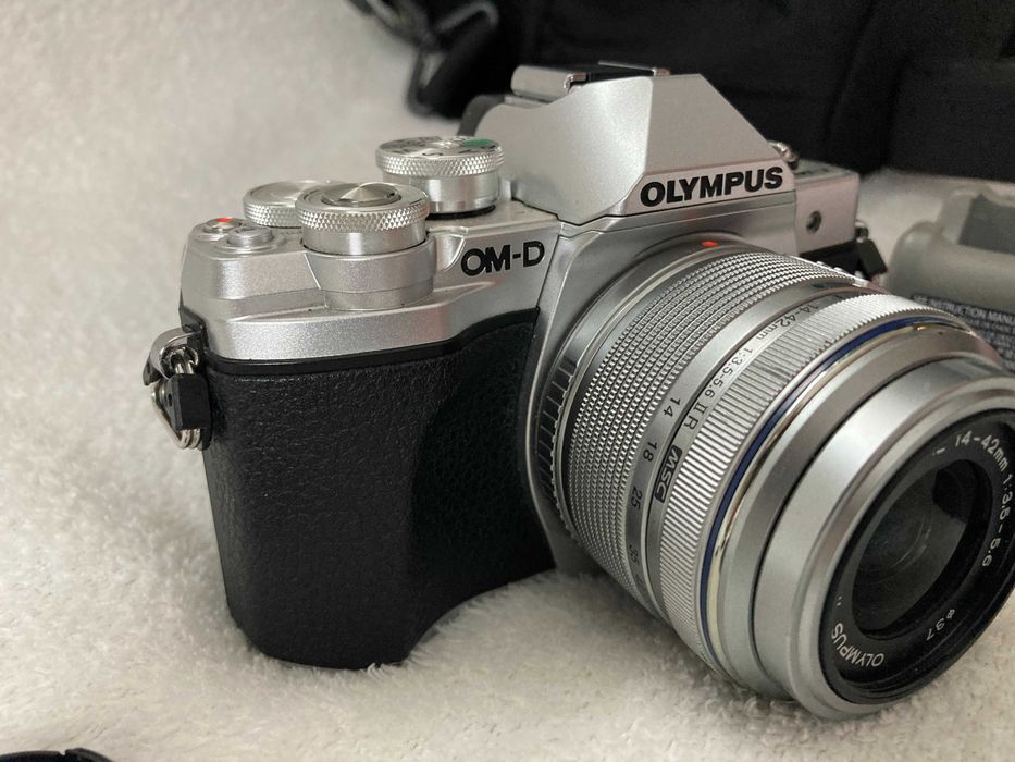 Olympus OM-D E-M10 Mark III + Olympus M.ZUIKO DIGITAL 14-42 mm