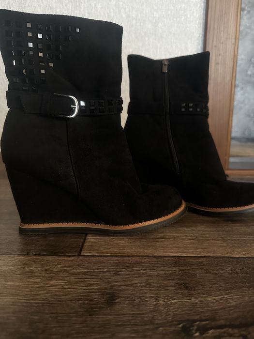 Демисезонные ботинки на тонкетке