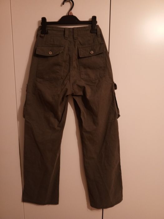 Spodnie khaki Bershka 32