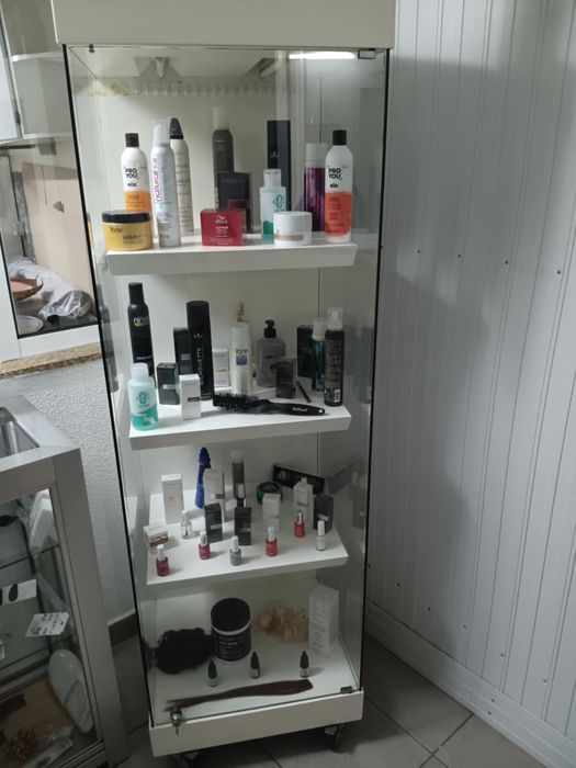 Vitrine de vidro com chave