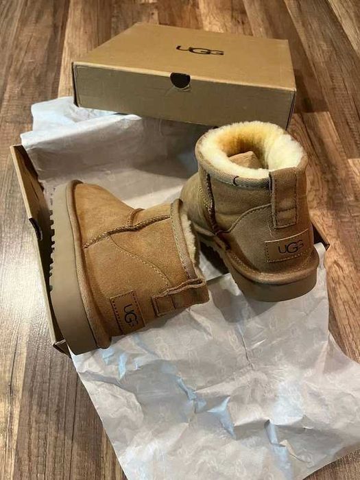 UGG / Mini_Classic 41