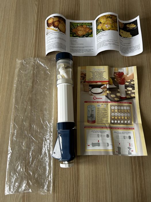 Metaltex Cookie Press with Luisa Alexandra Recipes