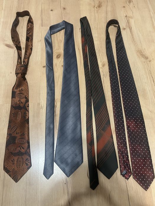 Krawaty męskie.