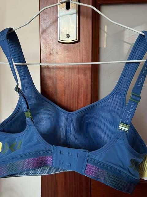 biustonosz sportowy Triumph Triaction Cardio Cloud P EX 70B