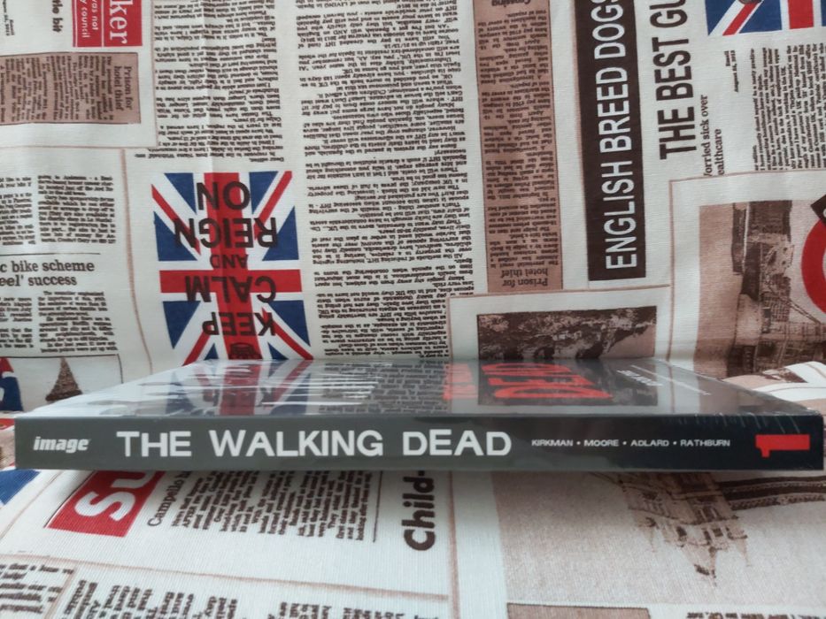The Walking Dead Harcover Book 1