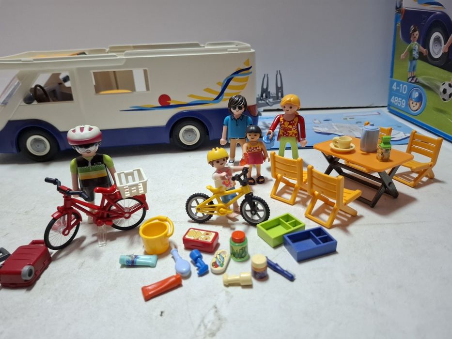 Playmobil 4859 Kamper z załoga
