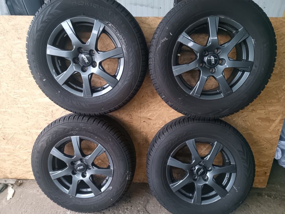 Alufelgi trafic Vivaro 5x114.3 215/70R17