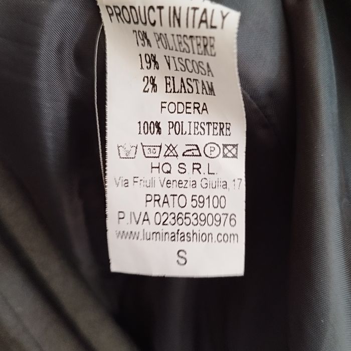 Fato cinzento às riscas da Lumina