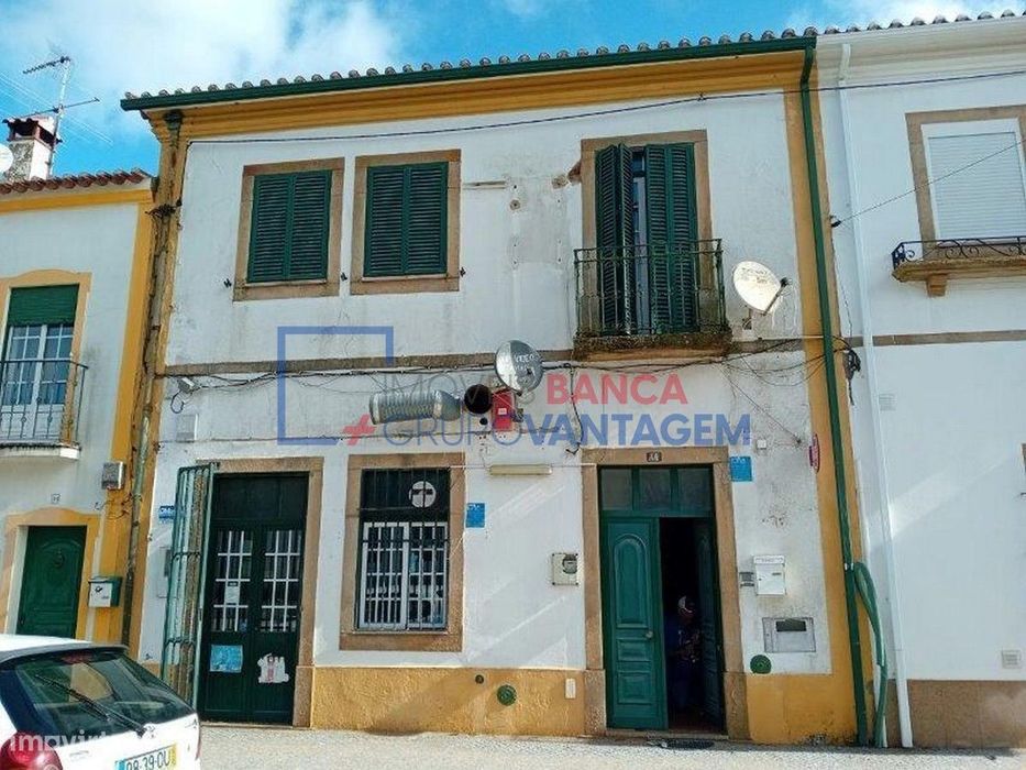 Moradia e loja à venda, Gavião