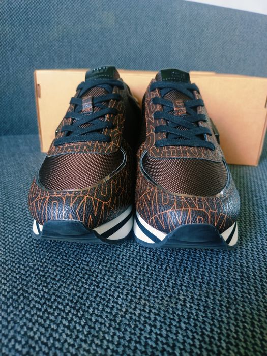 Nowe Sneakersy DKNY Davie r. 40.5 / 26 cm – Outlet