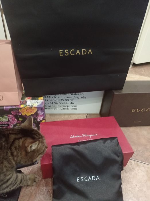 Упаковка для подарунків картонна MiuMiu