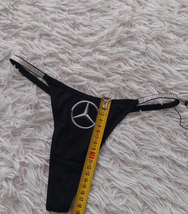 Czarne stringi z logo Mercedesa Mercedes