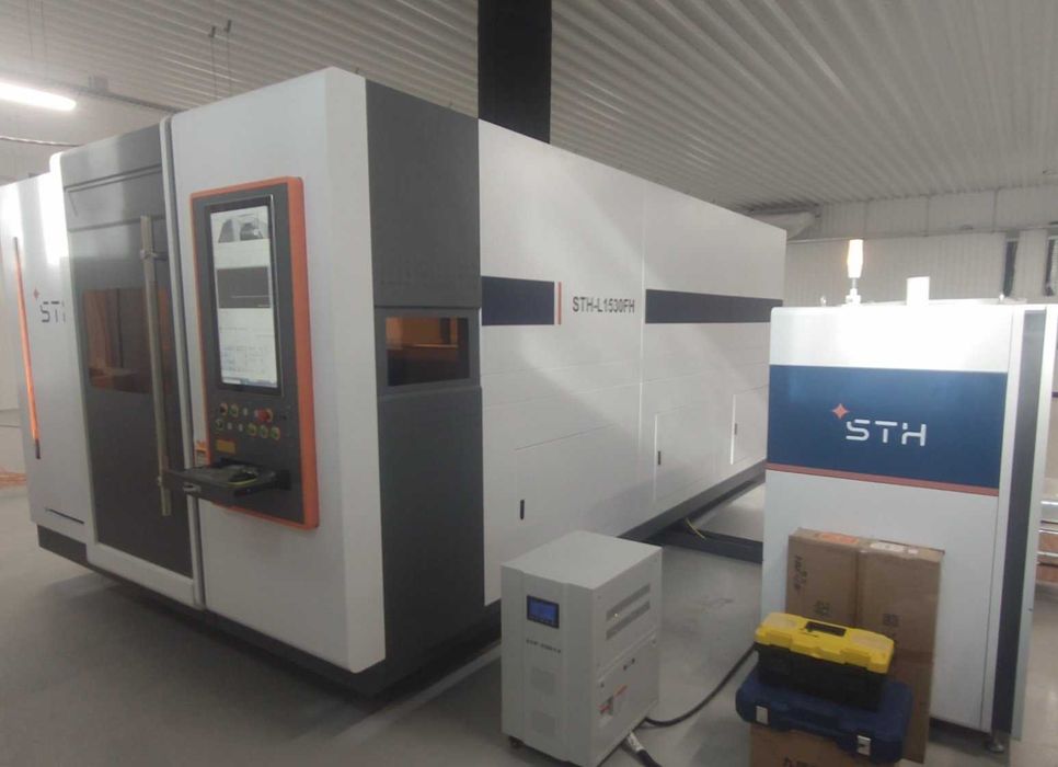Верстат лазерного різання металу закритого типу STH  S-Laser FH1530