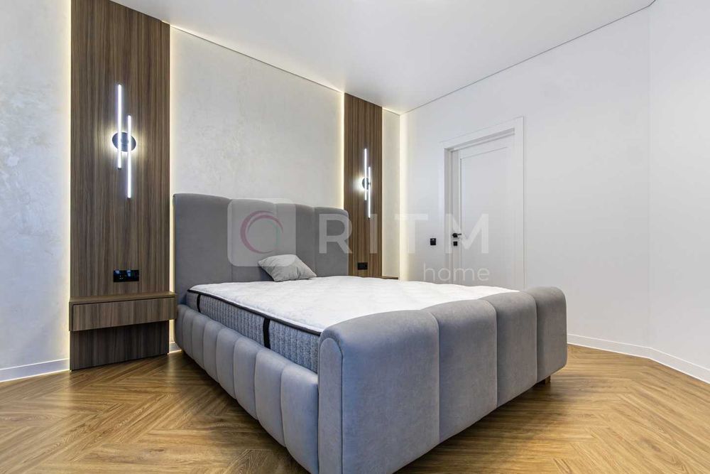 Продається світла та простора 2-кімнатна квартира площею 65 м² у сучасному житловому комплексі «Сонячний».