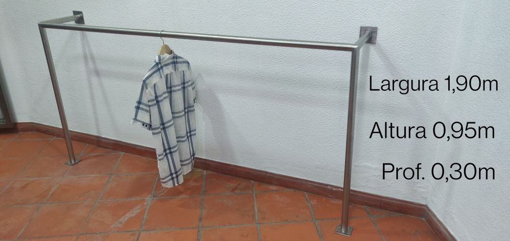 5 Expositores Inox loja vestuário