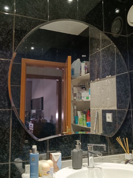 Vendo espelho casa de banho.