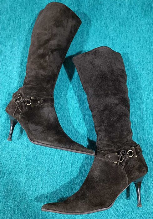 Botas em Camurça - Castanhas - BARATÍSSIMAS