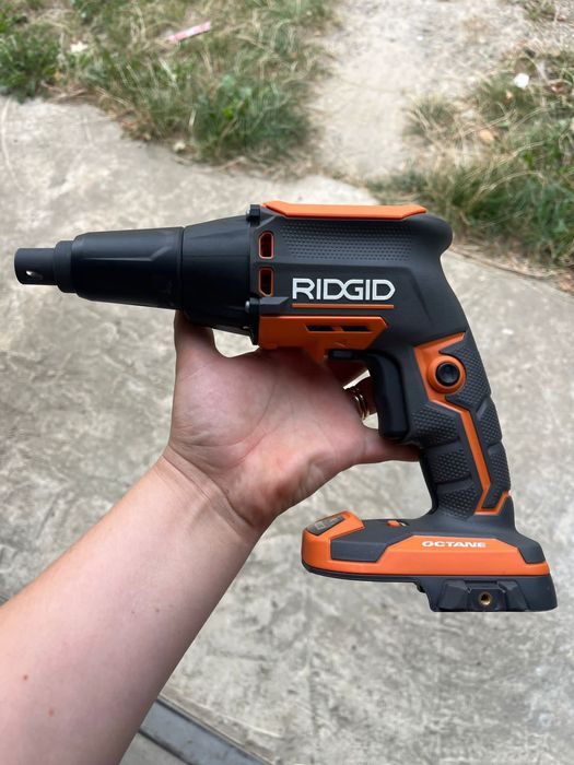 Ridgid! Шуруповерти та багато іншого.