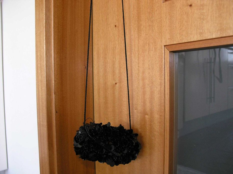 Bolsa / clutch lantejoulas pretas