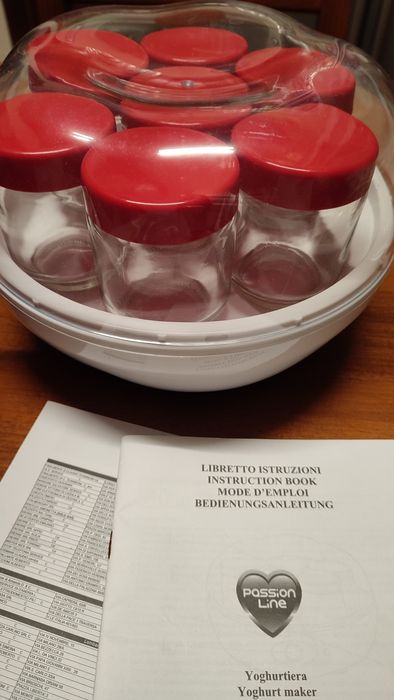 Iogurteira bimar com sete copos de vidro