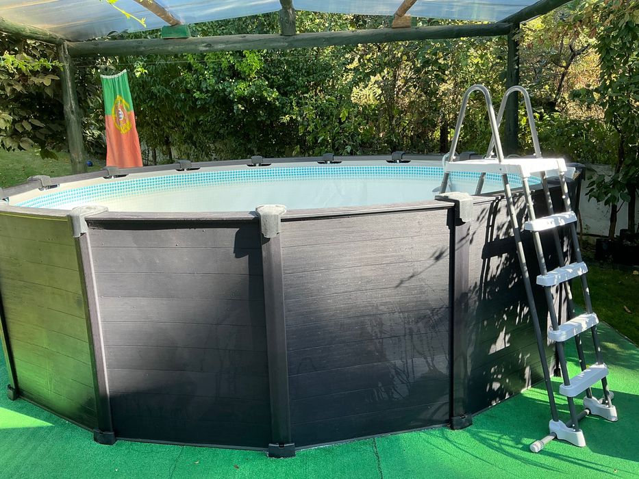 Piscina grande INTEX 2 temporadas     Discrição abaixo. Ver meus anúncio