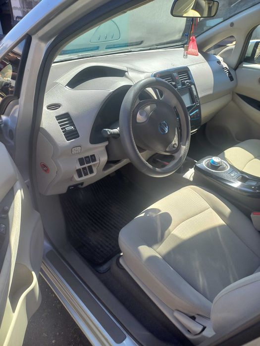 Ниссан Лиф 2011год