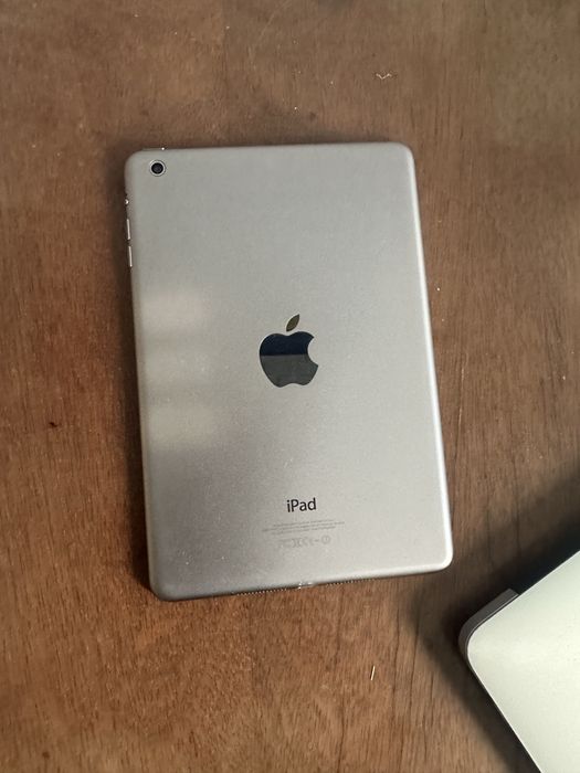 Ipad mini 1gen.