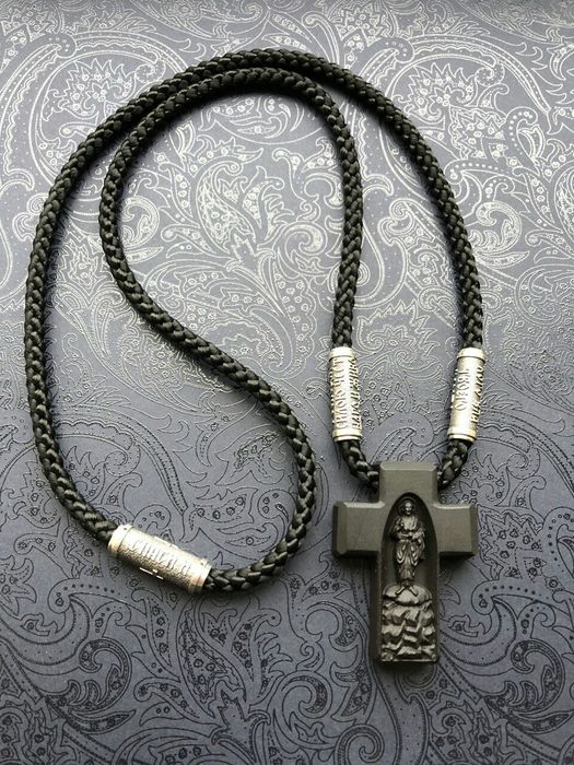 Крест нательный из мореного дуба