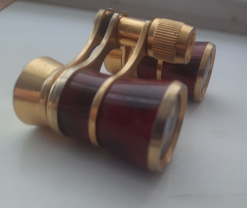 Бинокль театральный