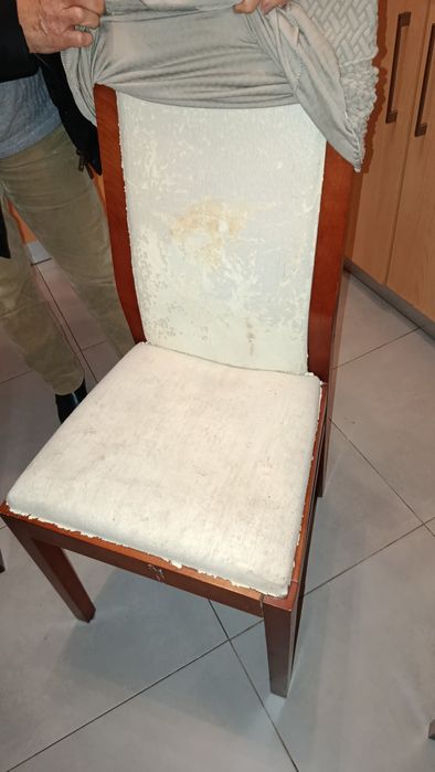 1 Mesa em Cerejeira e Vidro Escuro + 6 Cadeiras