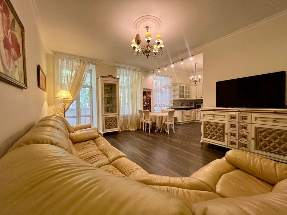 3к Центр Костьольна 4 Майдан Незалежності Подобово 2 поверх Люкс