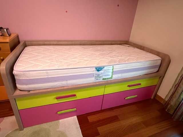 Cama Individual Juvenil com Arrumação