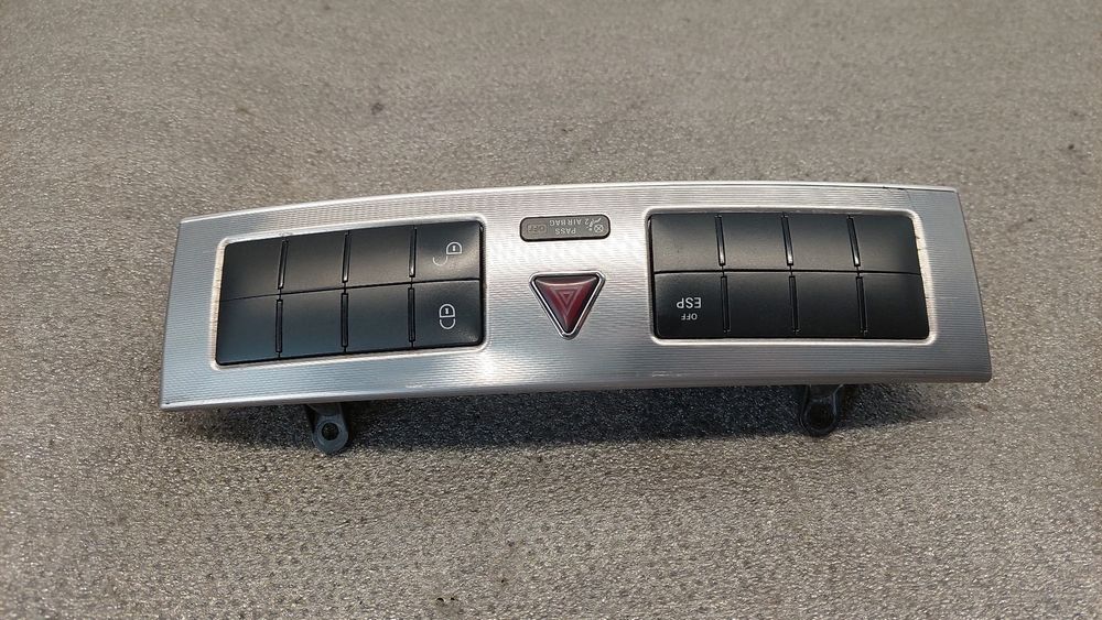 Botão / interruptor 4 piscas MERCEDES-BENZ Classe C Carrinha (S203)