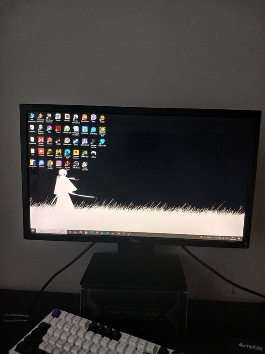 Монітор Dell 24 дюйма