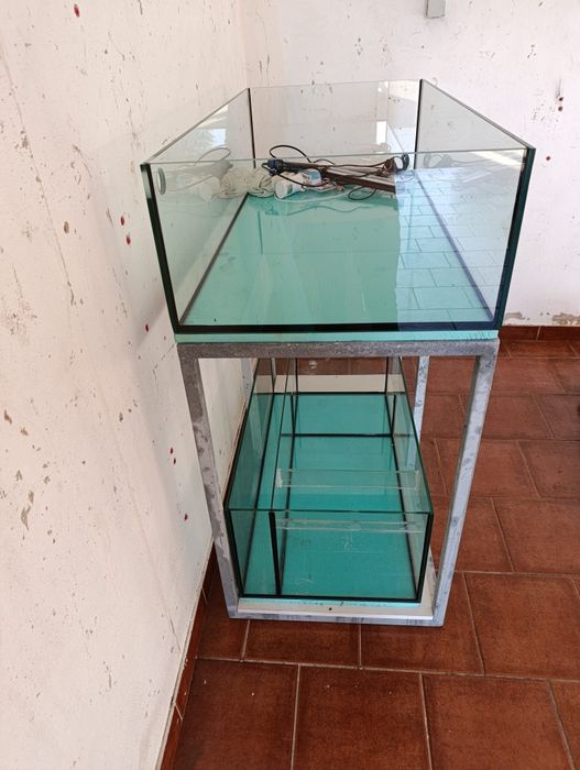 Aquário de água salgada Aprox. 400L C/ Sump e estrutura